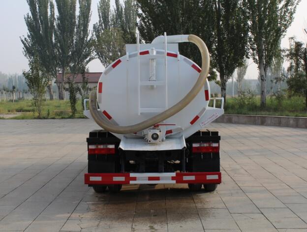 东风小多利卡5立方吸粪车